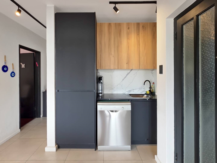 To Let 2 Bedroom Property for Rent in Sea Point Western Cape